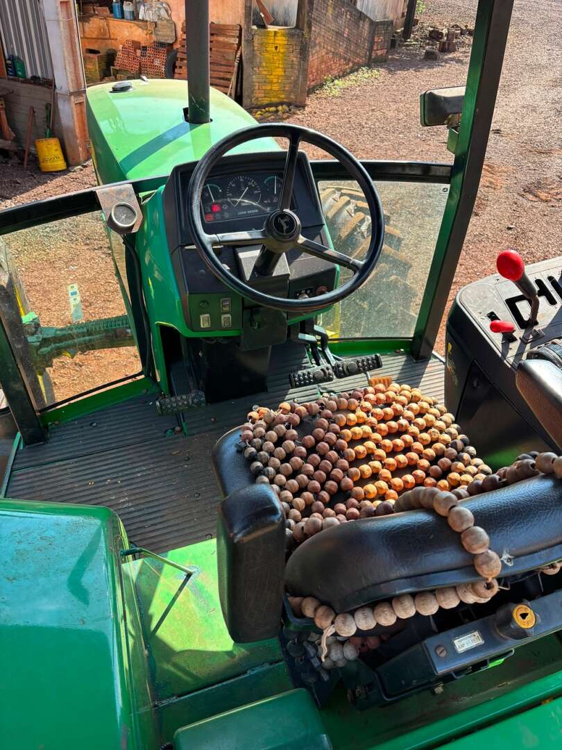 TRATOR JOHN DEERE JOHN DEERE 6605 ANO 2003 de Auto Máquinas Palotina no Paraná