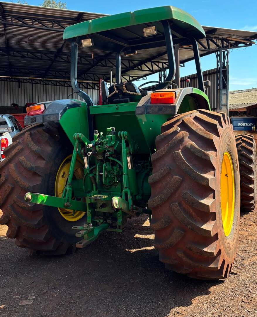 TRATOR JOHN DEERE JOHN DEERE 6605 ANO 2003 de Auto Máquinas Palotina no Paraná