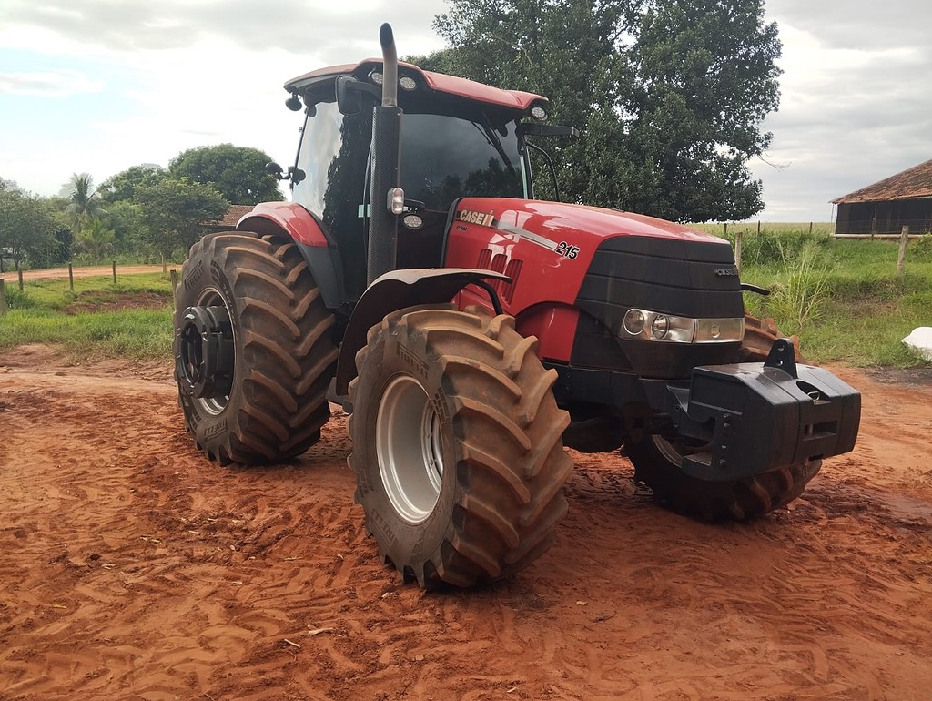 TRATOR CASE PUMA 215 ANO 2021 de Auto Máquinas Palotina no Paraná