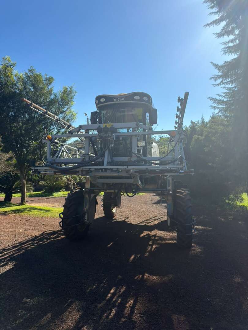 PULVERIZADOR JAN POWER JET 2500 ANO 2016 de Auto Máquinas Palotina no Paraná