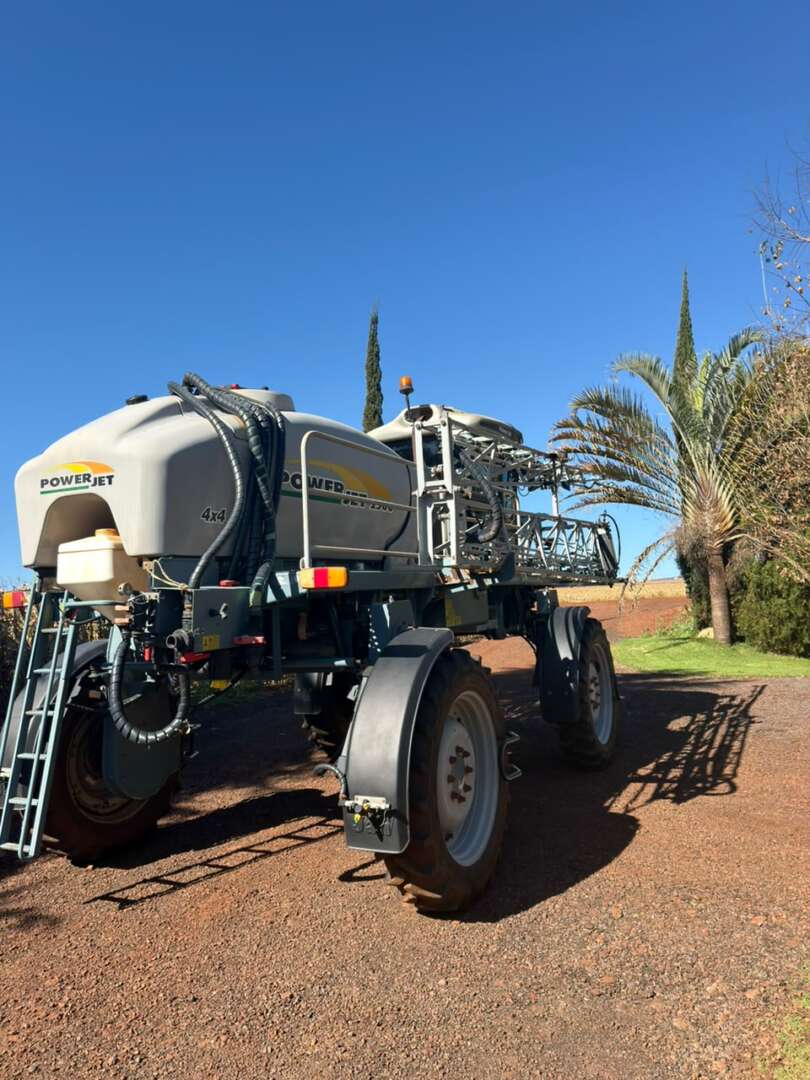PULVERIZADOR JAN POWER JET 2500 ANO 2016 de Auto Máquinas Palotina no Paraná