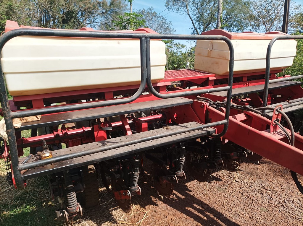 PLANTADEIRA SEMEATO SEMEATO PSE 8 ANO 2000 de Auto Máquinas Palotina no Paraná