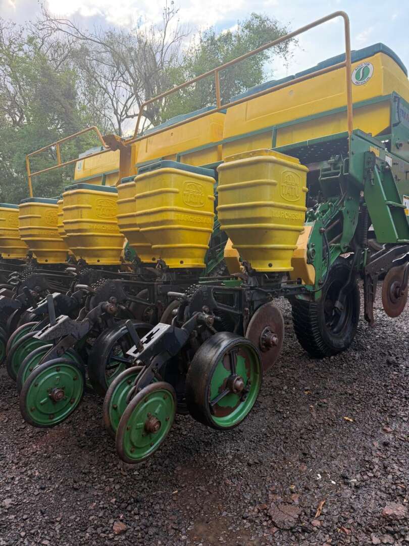 PLANTADEIRA TATU ULTRA FLEX ANO 2008 de Auto Máquinas Palotina no Paraná
