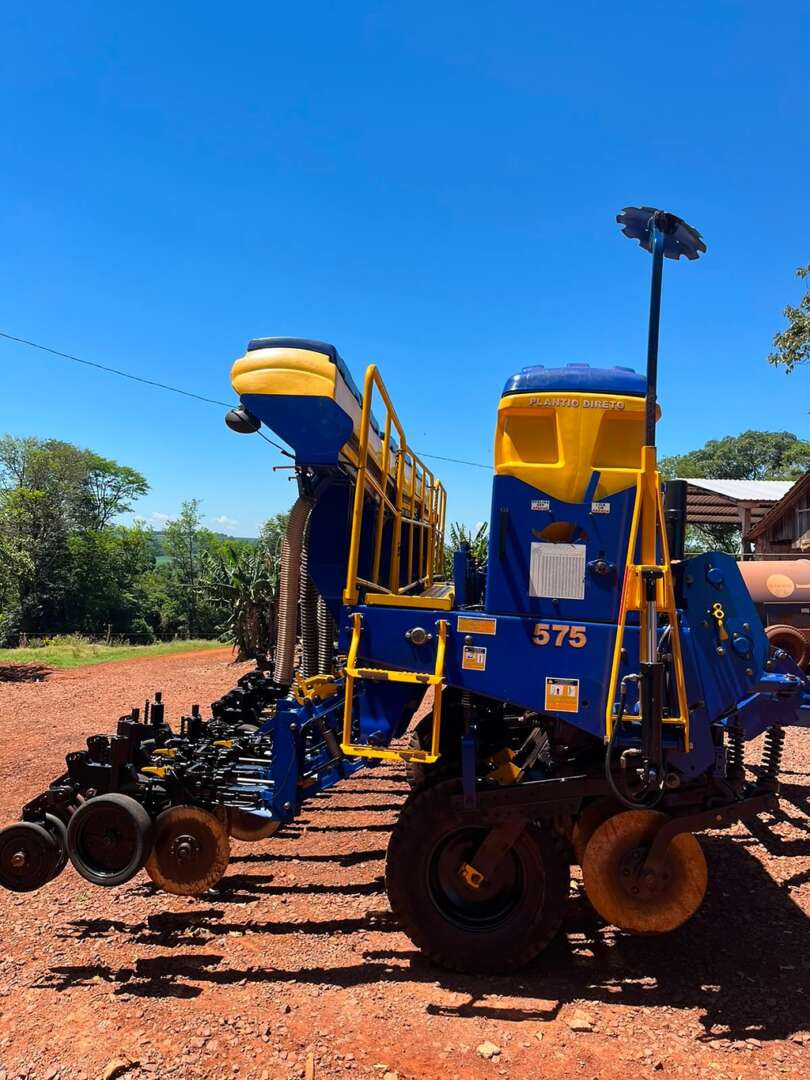 PLANTADEIRA TATU PST TRIO FLEX ANO 2018 de Auto Máquinas Palotina no Paraná