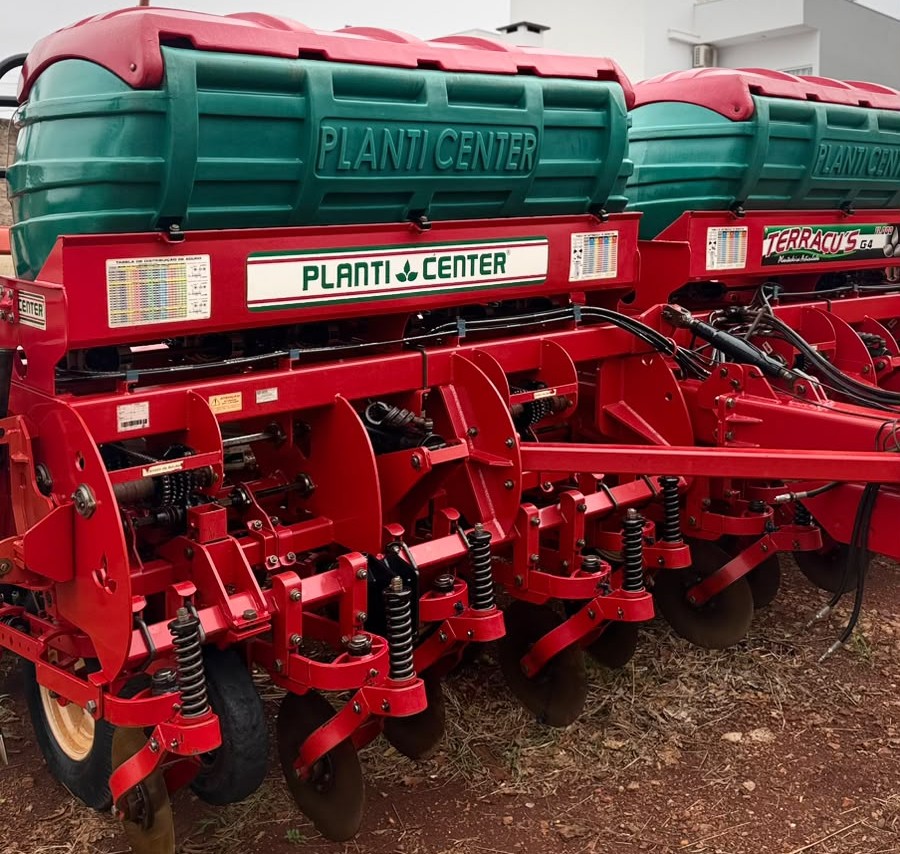 PLANTADEIRA PLANTI CENTER TERRACU’S 11000 ANO 2016 de Auto Máquinas Palotina no Paraná