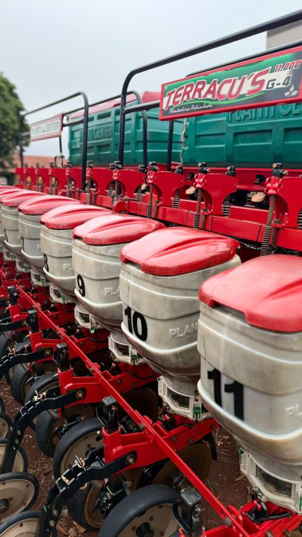 PLANTADEIRA PLANTI CENTER TERRACU’S 11000 ANO 2016 de Auto Máquinas Palotina no Paraná