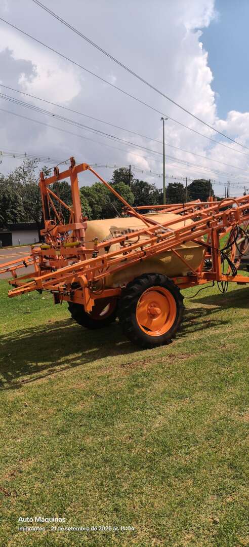 PULVERIZADOR JACTO COLUMBIA CROSS ANO 1998 de Auto Máquinas Palotina no Paraná