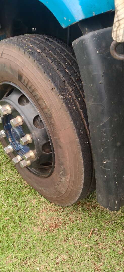 Caminhão VOLKSWAGEN VW 13130 Carroceria ANO 1986 de Auto Máquinas Palotina no Paraná