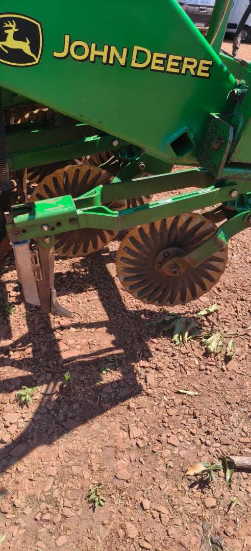 PLANTADEIRA JOHN DEERE PLANTADEIRAS 1111 ANO 2009 de Auto Máquinas Palotina no Paraná