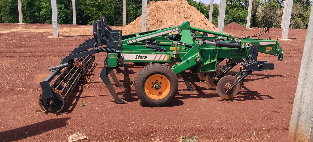 IMPLEMENTOS AGRICOLAS ESCARIFICADOR 11 HASTES DISCO CORTE ANO 2025 de Auto Máquinas Palotina no Paraná