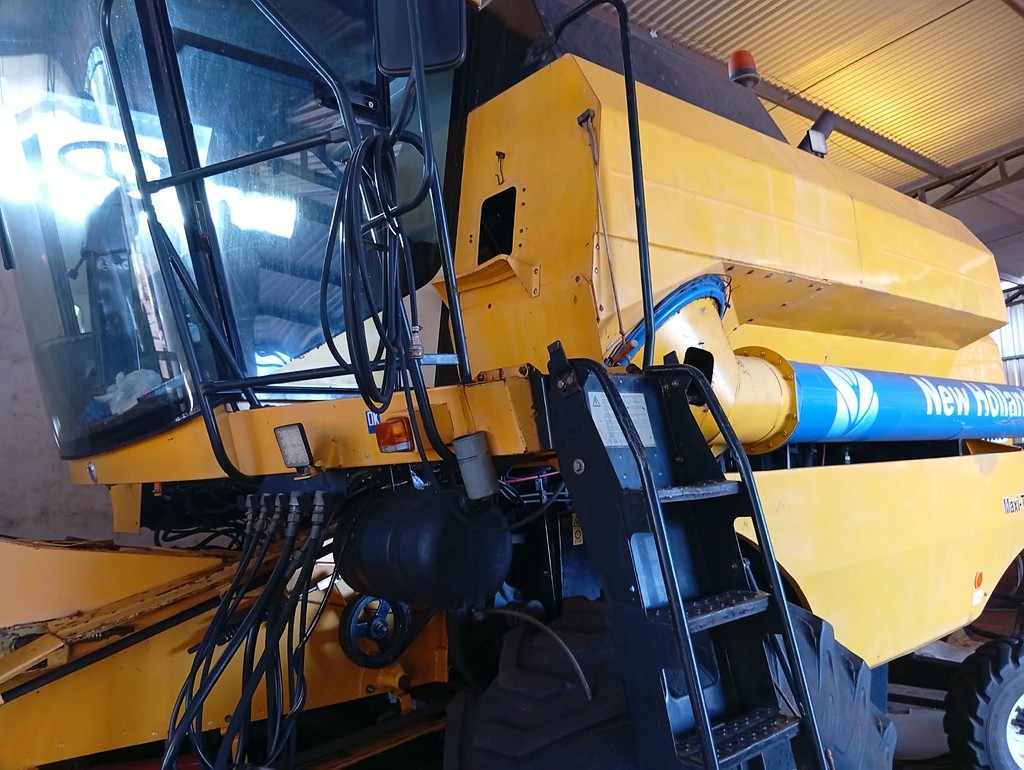 COLHEITADEIRA NEW HOLLAND TC 5070 ANO 2009 de Auto Máquinas Palotina no Paraná