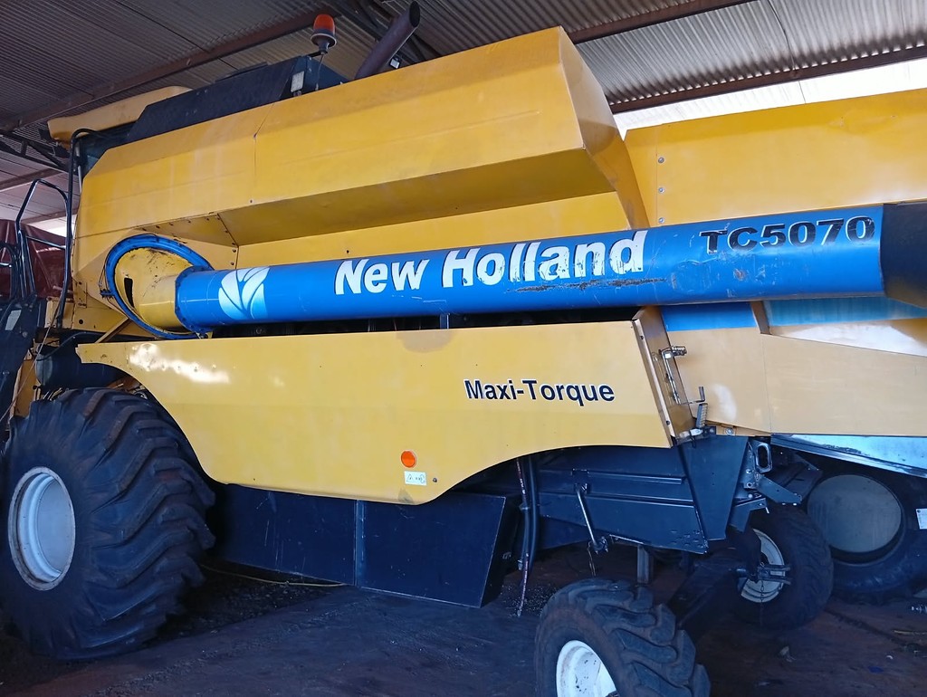 COLHEITADEIRA NEW HOLLAND TC 5070 ANO 2009 de Auto Máquinas Palotina no Paraná