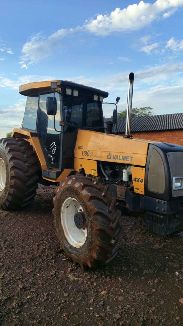 TRATOR VALMET VALMET 1180 ANO 1993 de Auto Máquinas Palotina no Paraná