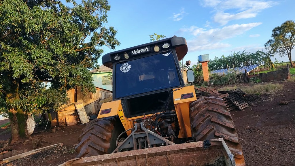 TRATOR VALMET VALMET 1180 ANO 1993 de Auto Máquinas Palotina no Paraná