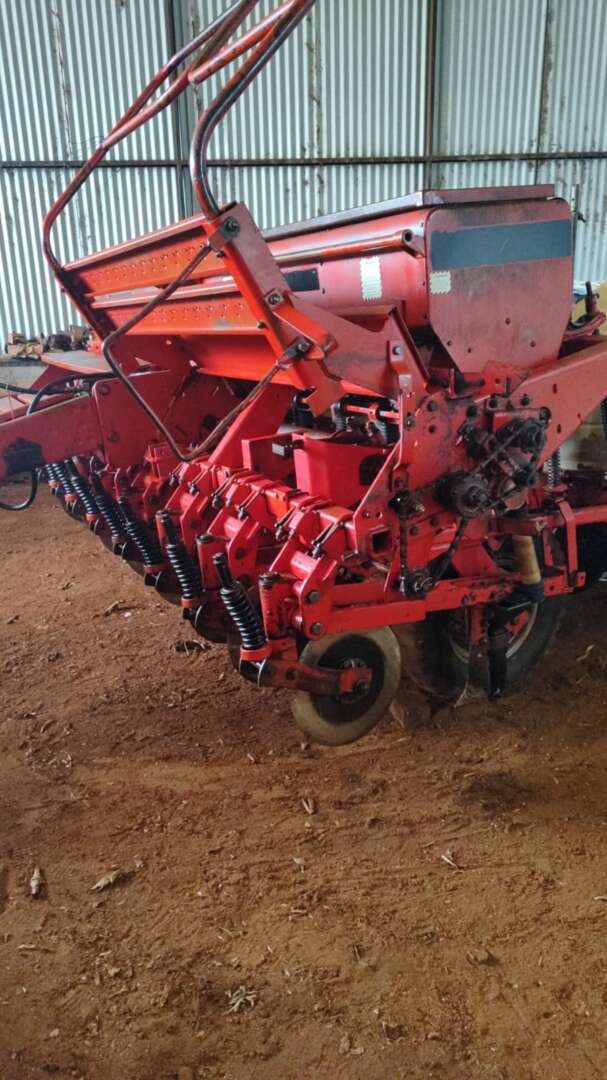PLANTADEIRA SEMEATO SEMEATO PSE 8 ANO 1998 de Auto Máquinas Palotina no Paraná