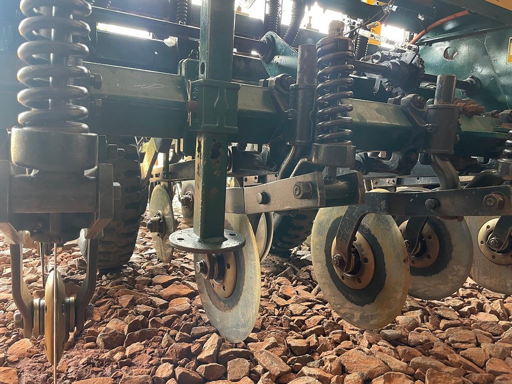 PLANTADEIRA TATU PST 3 ANO 2003 de Auto Máquinas Palotina no Paraná