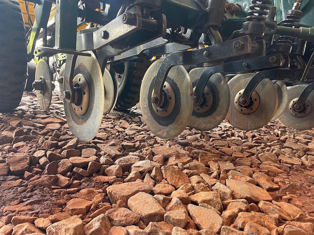 PLANTADEIRA TATU PST 3 ANO 2003 de Auto Máquinas Palotina no Paraná