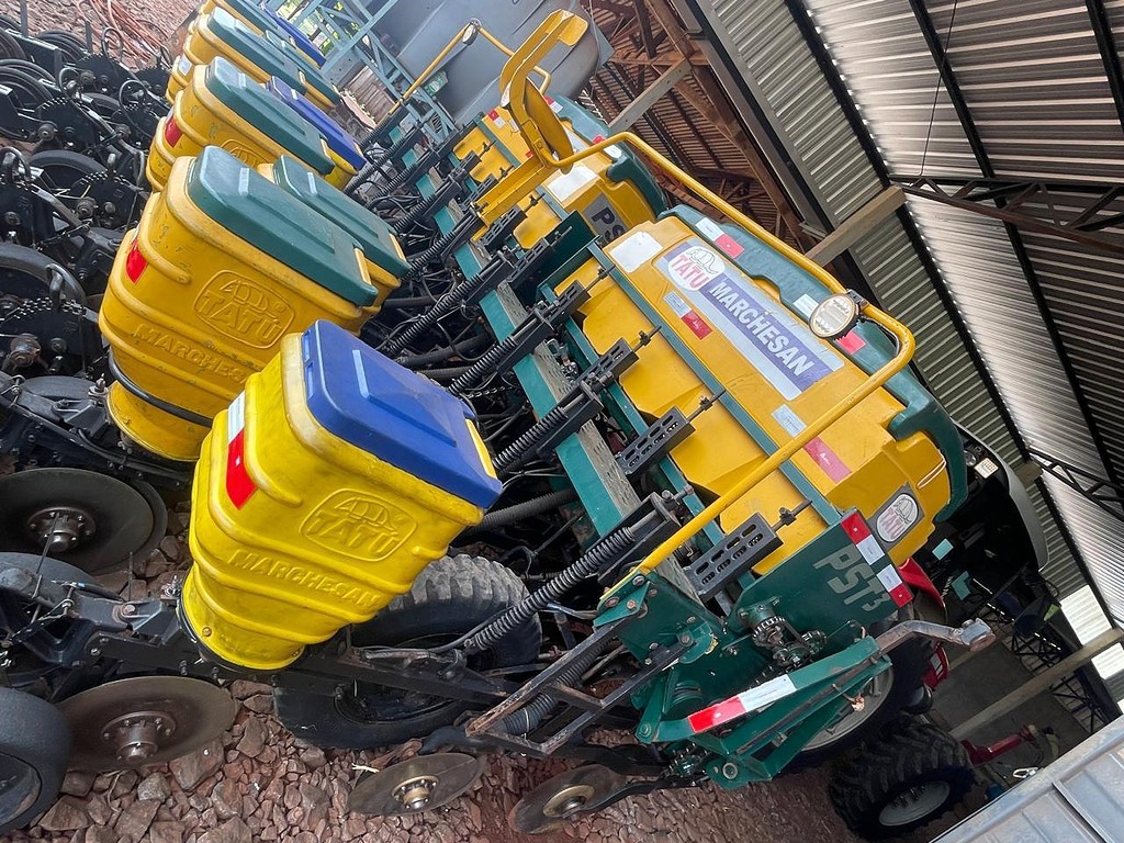 PLANTADEIRA TATU PST 3 ANO 2003 de Auto Máquinas Palotina no Paraná