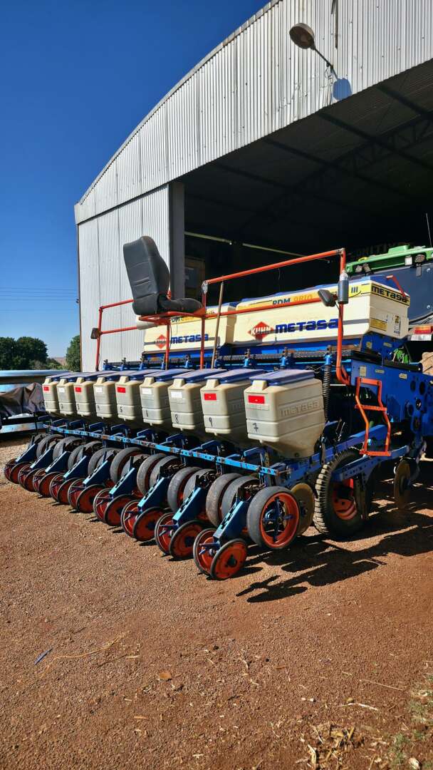 PLANTADEIRA METASA PDM 9810 ANO 2006 de Auto Máquinas Palotina no Paraná