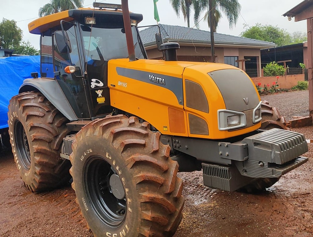 TRATOR VALTRA VALTRA BH 165 ANO 2016 de Auto Máquinas Palotina no Paraná