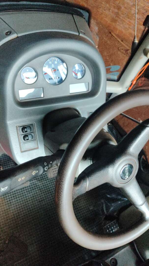 TRATOR VALTRA VALTRA BH 165 ANO 2016 de Auto Máquinas Palotina no Paraná