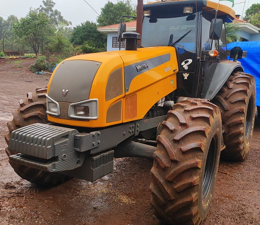 TRATOR VALTRA VALTRA BH 165 ANO 2016 de Auto Máquinas Palotina no Paraná