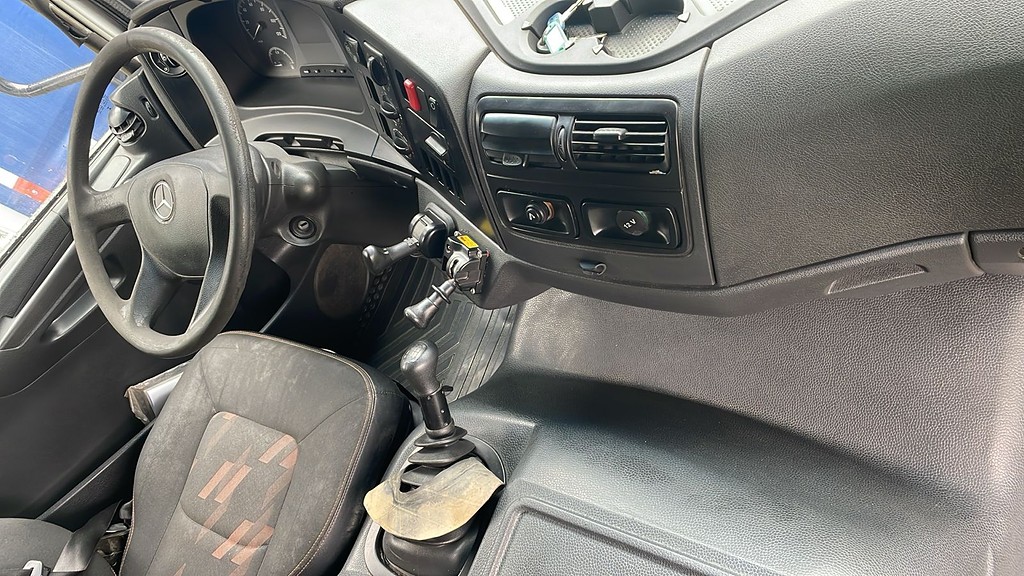 Caminhão MERCEDES BENZ MB 2426 Caçamba Basculante ANO 2018 de De Nigris em São Paulo