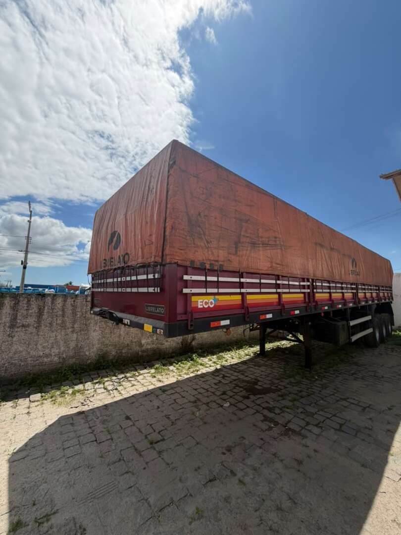 Carreta SEMI-REBOQUE GRANELEIRO Librelato ANO 2021 3 Eixos de Zanella Construtora na Santa Catarina