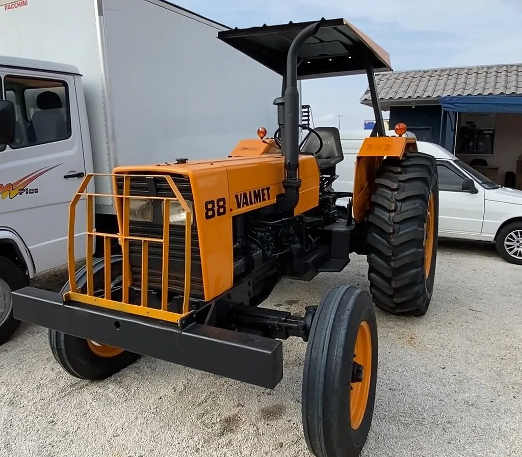 TRATOR VALMET VALMET 88 ANO 1985 de Sizanoski Caminhões no Paraná