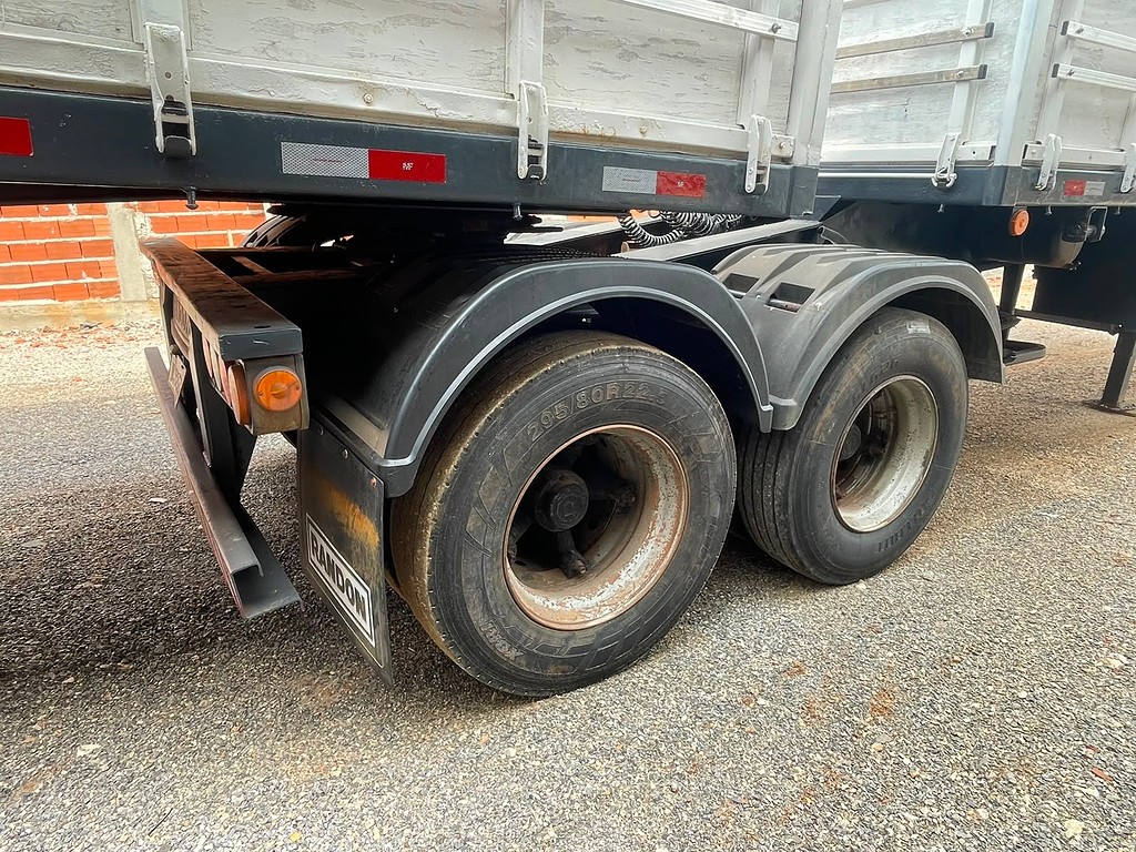 Carreta BITREM CARGA SECA Randon ANO 2004 Outros de Jeff Caminhões e Carretas no Paraná