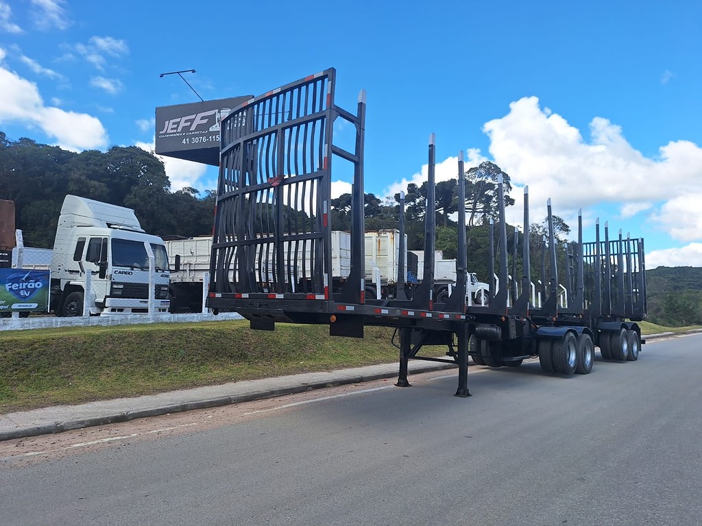 Carreta BITREM FLORESTAL Guerra ANO 2006 6 Eixos de Jeff Caminhões e Carretas no Paraná