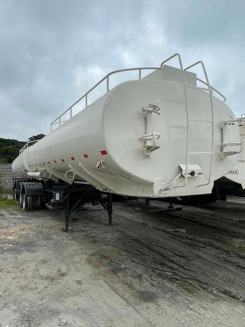 Carreta BITREM TANQUE AÇO Noma ANO 1995 6 Eixos de Jeff Caminhões e Carretas no Paraná