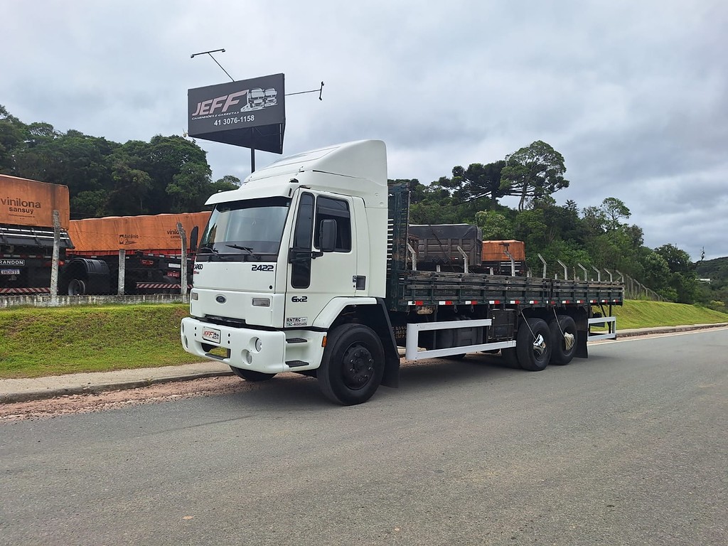 Caminhão FORD CARGO 2422 Carroceria ANO 2005 de Jeff Caminhões e Carretas no Paraná
