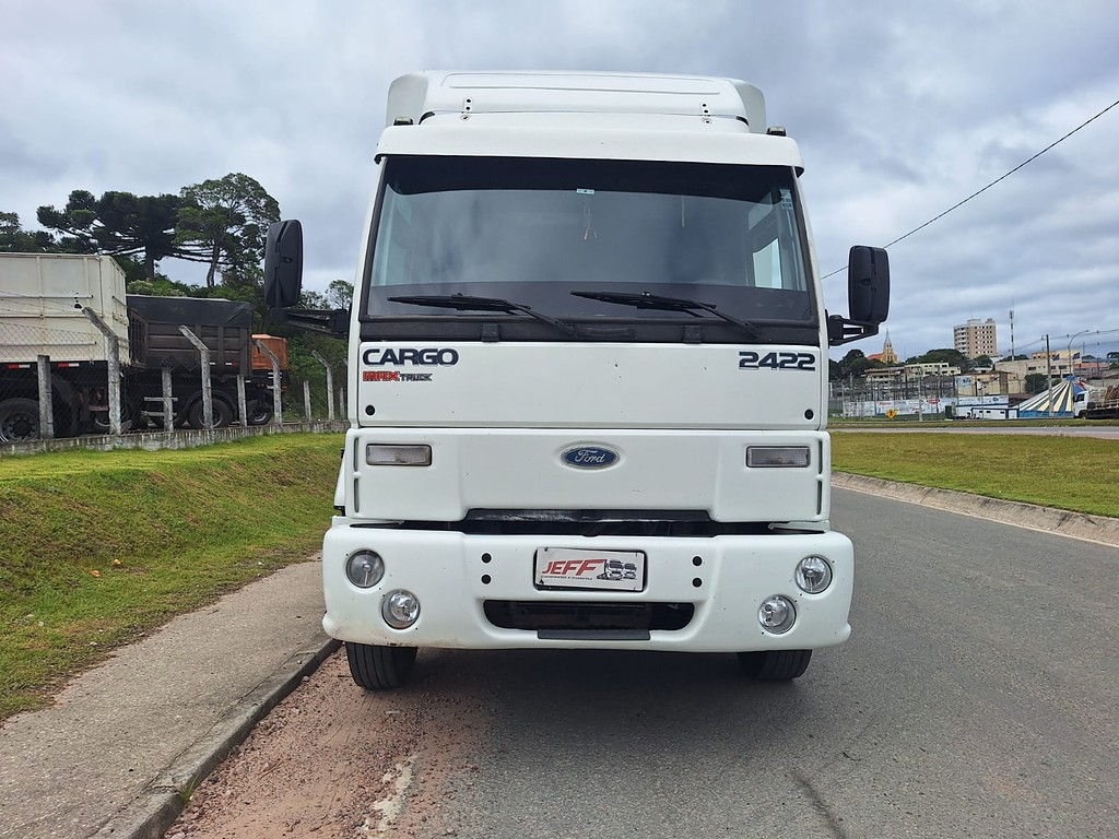 Caminhão FORD CARGO 2422 Carroceria ANO 2005 de Jeff Caminhões e Carretas no Paraná