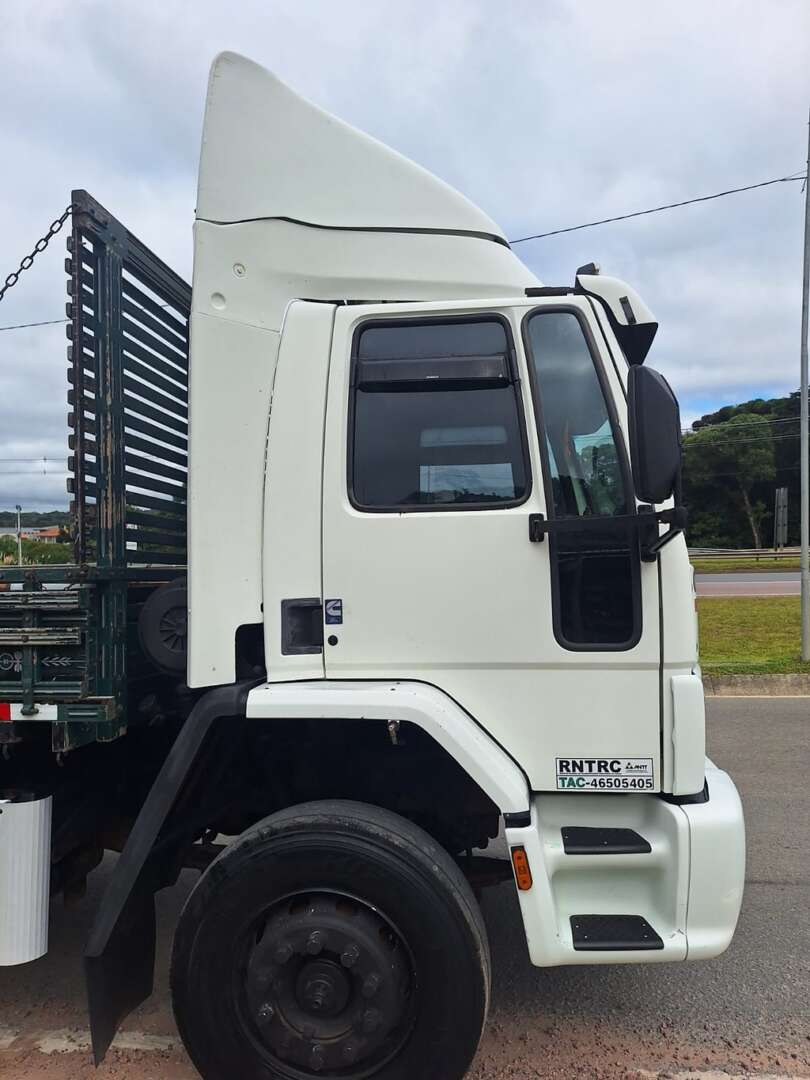 Caminhão FORD CARGO 2422 Carroceria ANO 2005 de Jeff Caminhões e Carretas no Paraná