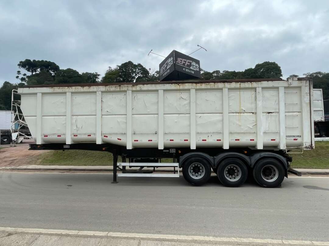Carreta SEMI-REBOQUE BASCULANTE Randon ANO 2021 3 Eixos de Jeff Caminhões e Carretas no Paraná