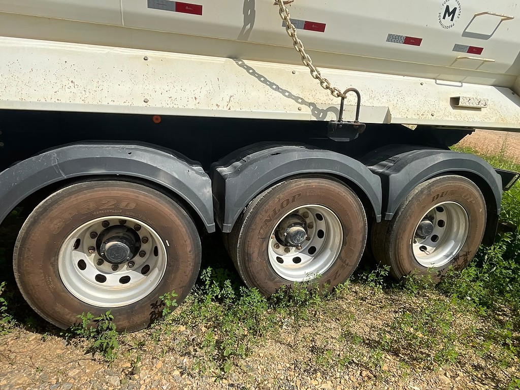 Carreta SEMI-REBOQUE BASCULANTE Metalesp ANO 2026 1 Eixo de Jeff Caminhões e Carretas no Paraná