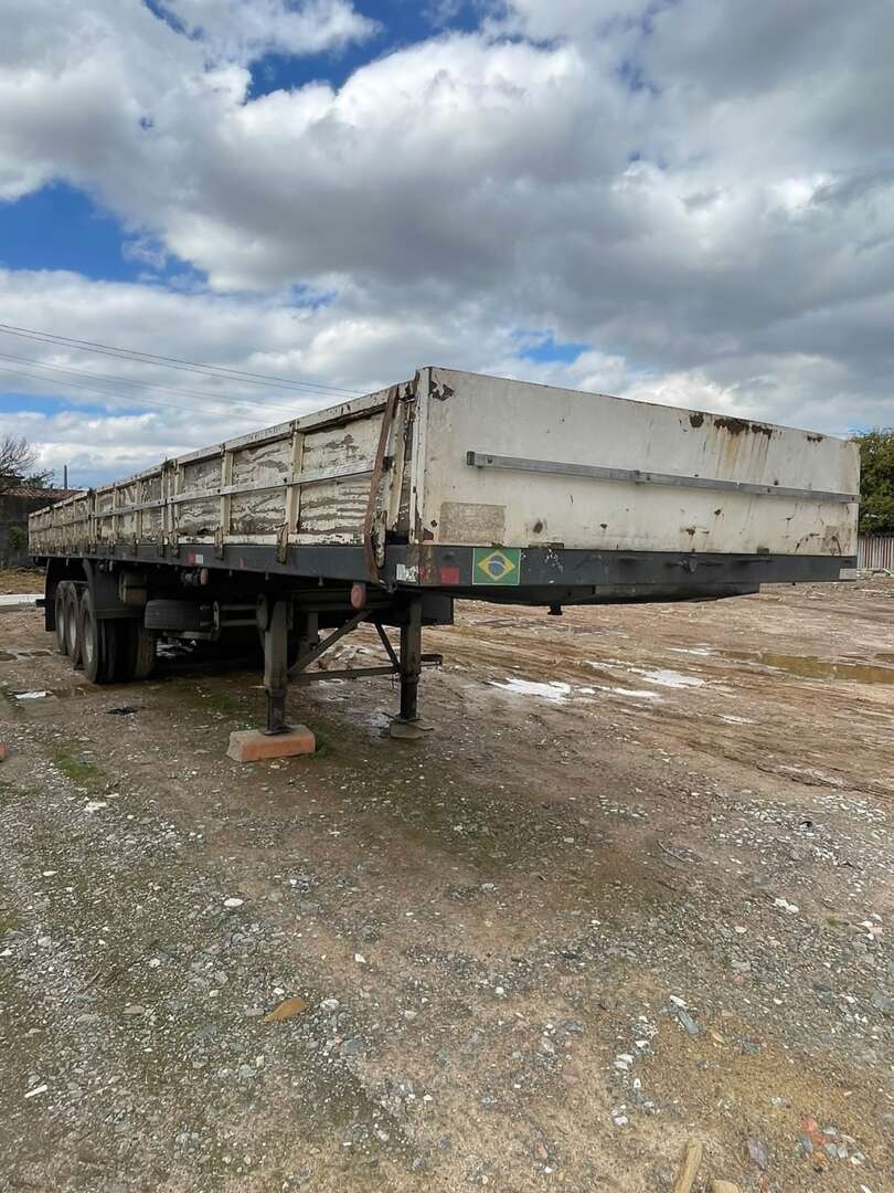 Carreta SEMI-REBOQUE CARGA SECA Randon ANO 1995 3 Eixos de Jeff Caminhões e Carretas no Paraná