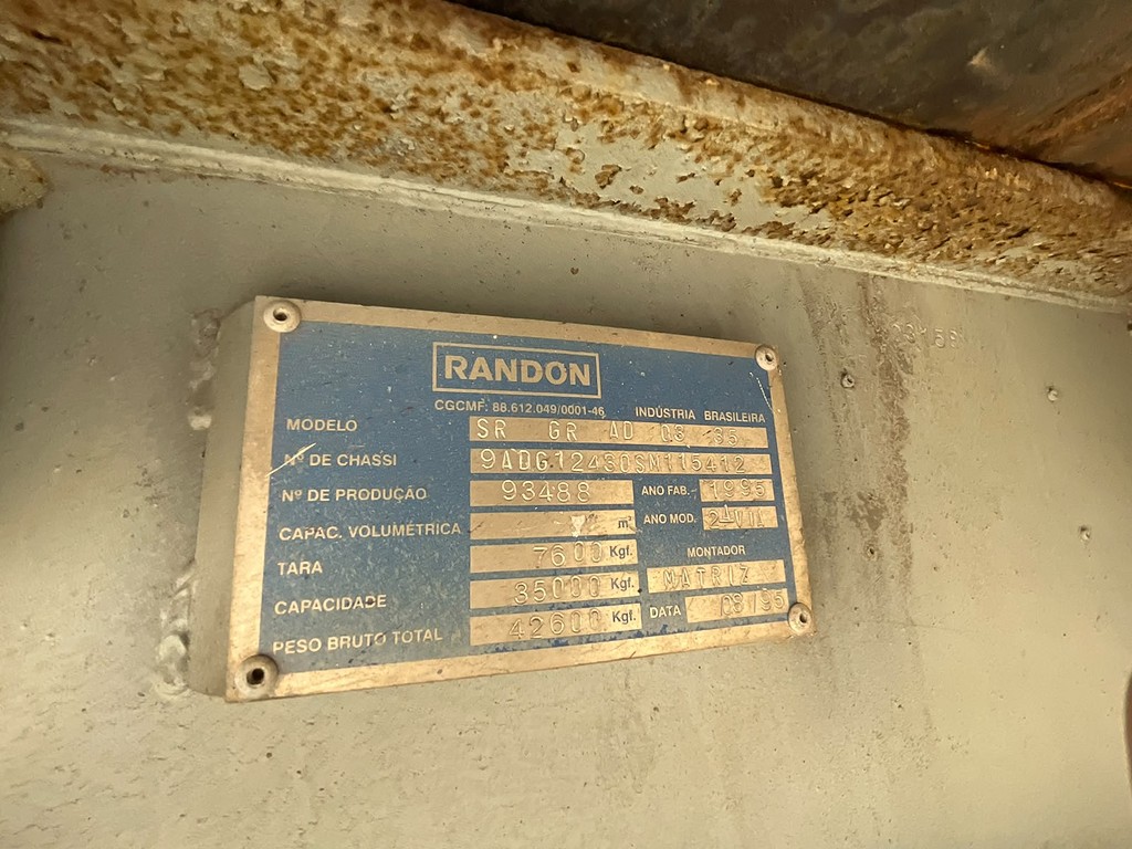 Carreta SEMI-REBOQUE CARGA SECA Randon ANO 1995 3 Eixos de Jeff Caminhões e Carretas no Paraná