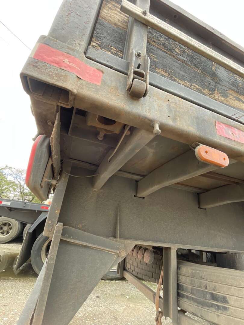 Carreta SEMI-REBOQUE CARGA SECA Randon ANO 1998 3 Eixos de Jeff Caminhões e Carretas no Paraná