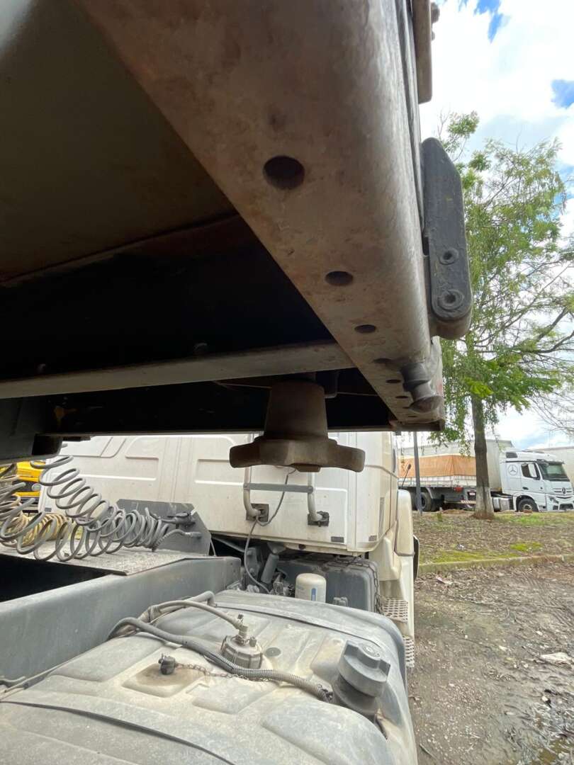 Carreta SEMI-REBOQUE CARGA SECA Randon ANO 1998 3 Eixos de Jeff Caminhões e Carretas no Paraná