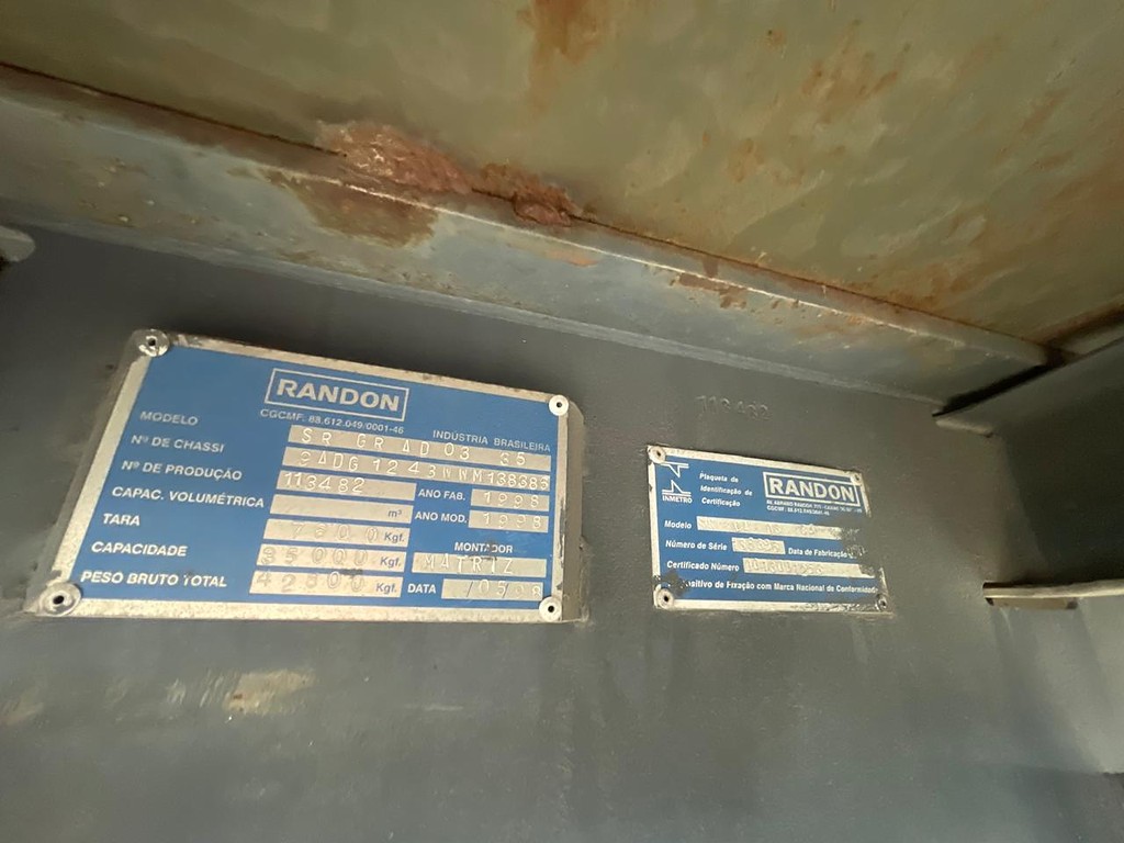 Carreta SEMI-REBOQUE CARGA SECA Randon ANO 1998 3 Eixos de Jeff Caminhões e Carretas no Paraná