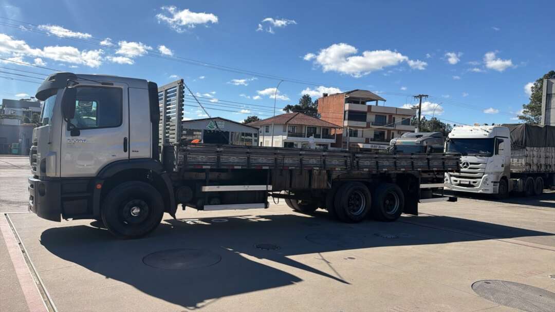 Caminhão VOLKSWAGEN VW 24280 Carroceria ANO 2019 de Jeff Caminhões e Carretas no Paraná