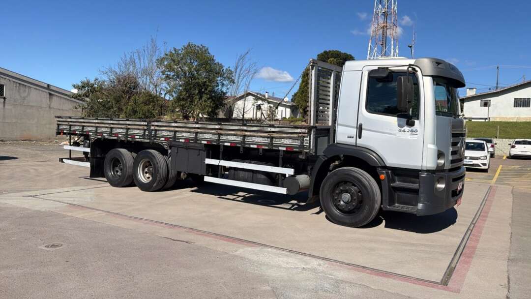 Caminhão VOLKSWAGEN VW 24280 Carroceria ANO 2019 de Jeff Caminhões e Carretas no Paraná