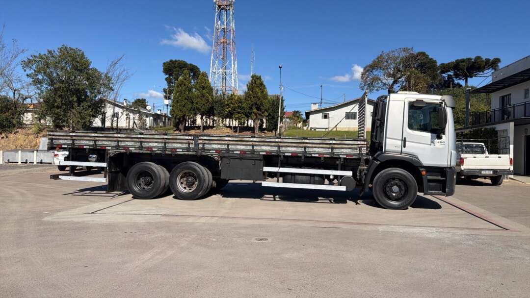 Caminhão VOLKSWAGEN VW 24280 Carroceria ANO 2019 de Jeff Caminhões e Carretas no Paraná