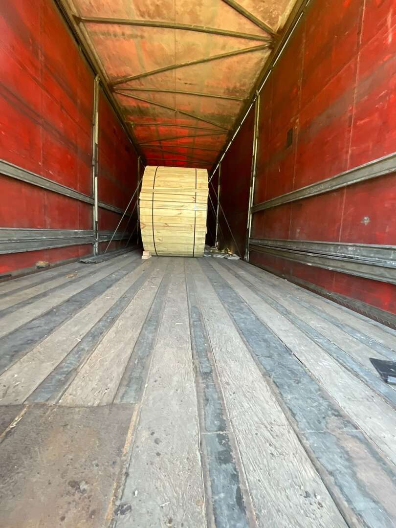Carreta SEMI-REBOQUE BAU SIDER Randon ANO 2014 3 Eixos de Jeff Caminhões e Carretas no Paraná