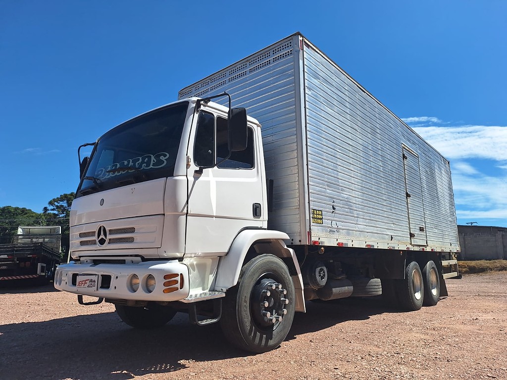 Caminhão MERCEDES BENZ MB 1720 Baú Furgão ANO 1999 de Jeff Caminhões e Carretas no Paraná
