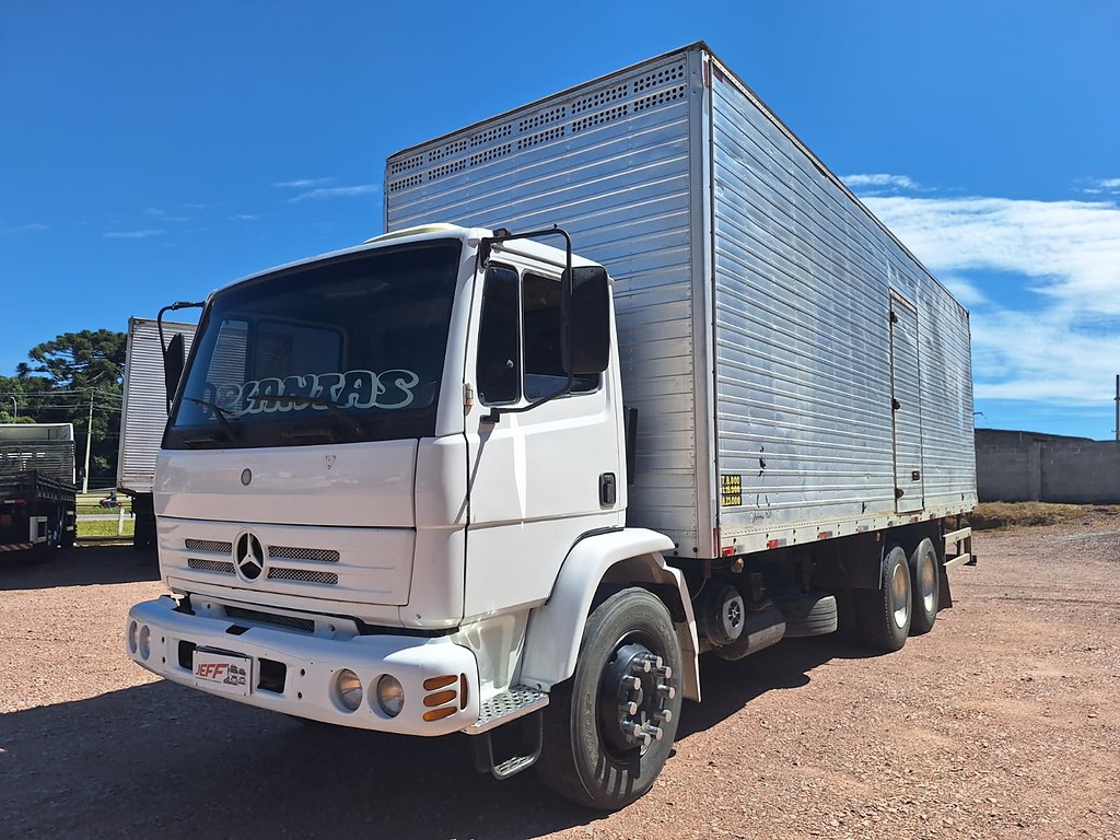 Caminhão MERCEDES BENZ MB 1720 Baú Furgão ANO 1999 de Jeff Caminhões e Carretas no Paraná