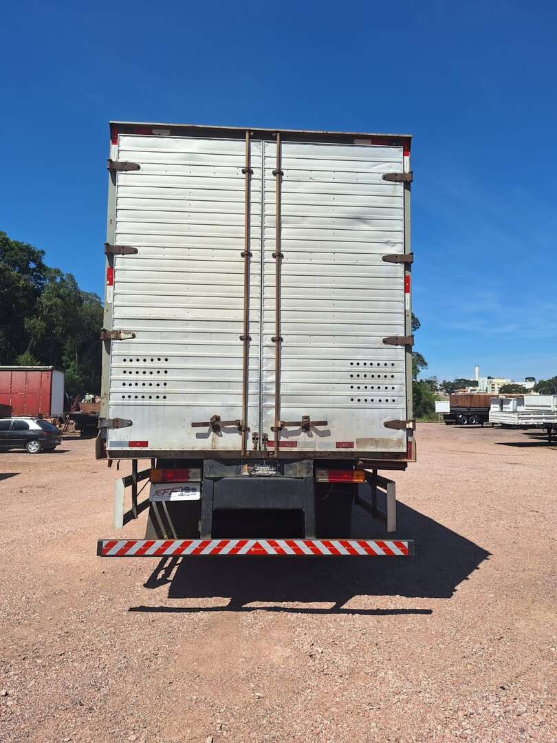 Caminhão MERCEDES BENZ MB 1720 Baú Furgão ANO 1999 de Jeff Caminhões e Carretas no Paraná