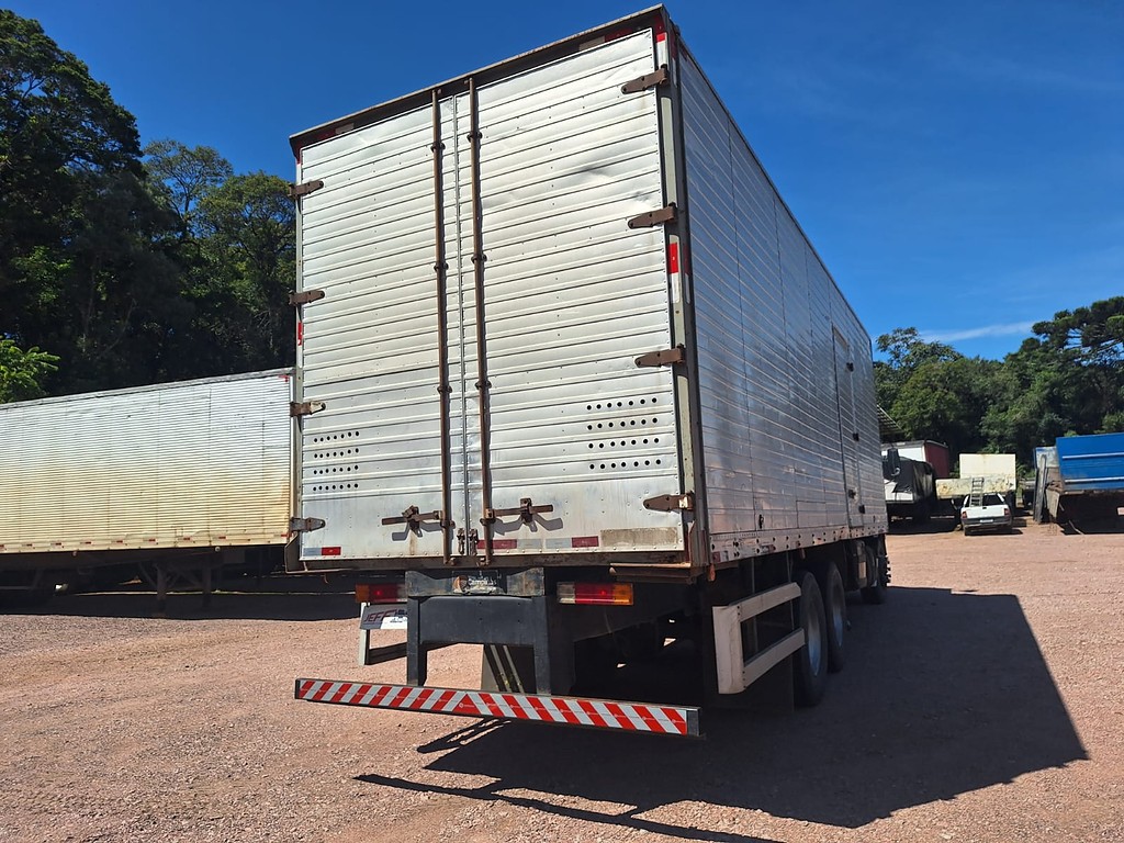 Caminhão MERCEDES BENZ MB 1720 Baú Furgão ANO 1999 de Jeff Caminhões e Carretas no Paraná
